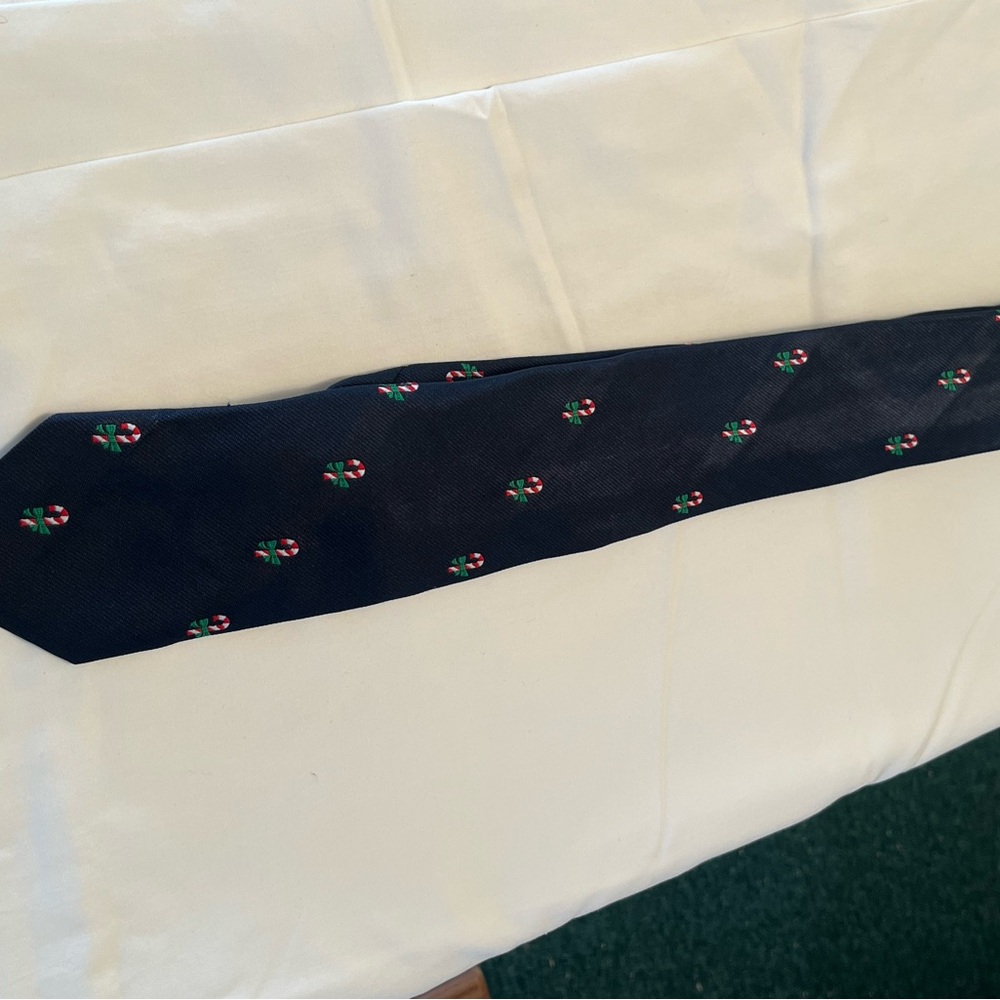 Men's navy candy cane tie